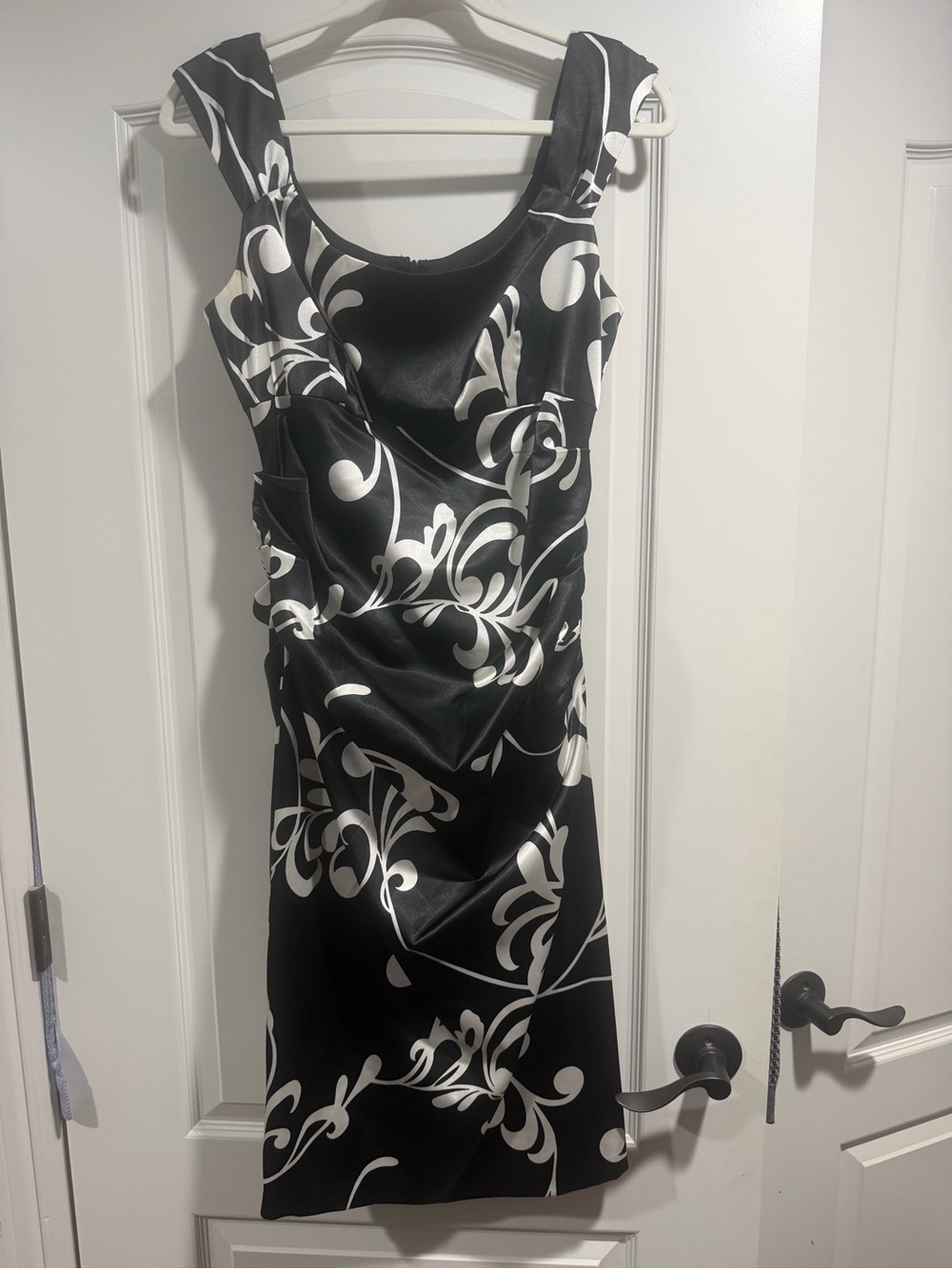 London Times Black & White Floral Satin Midi Dress